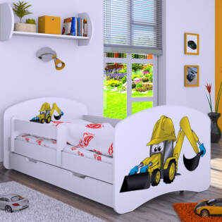 Drveni dječji krevet Happy s ladicom i motivom bagera u moderno uređenoj dječjoj sobi