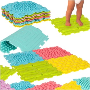 Ortopedska senzorna podloga puzzle od 8 šarenih elemenata s različitim teksturama za razvoj djece i terapiju stopala.
